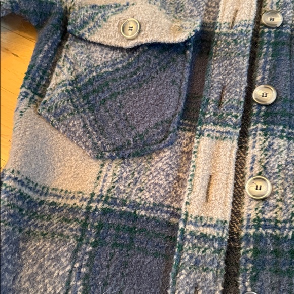 Evereve | Raye Plaid Shacket Jacket in Blue Plaid Size S - Picture 4 of 7